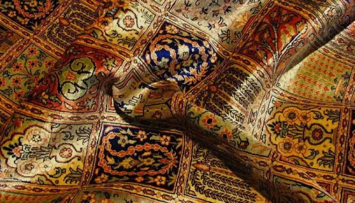 تصویری از فرش روی زمین